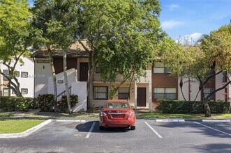 9994 Nob Hill Ct in Sunrise, FL - Building Photo - Building Photo