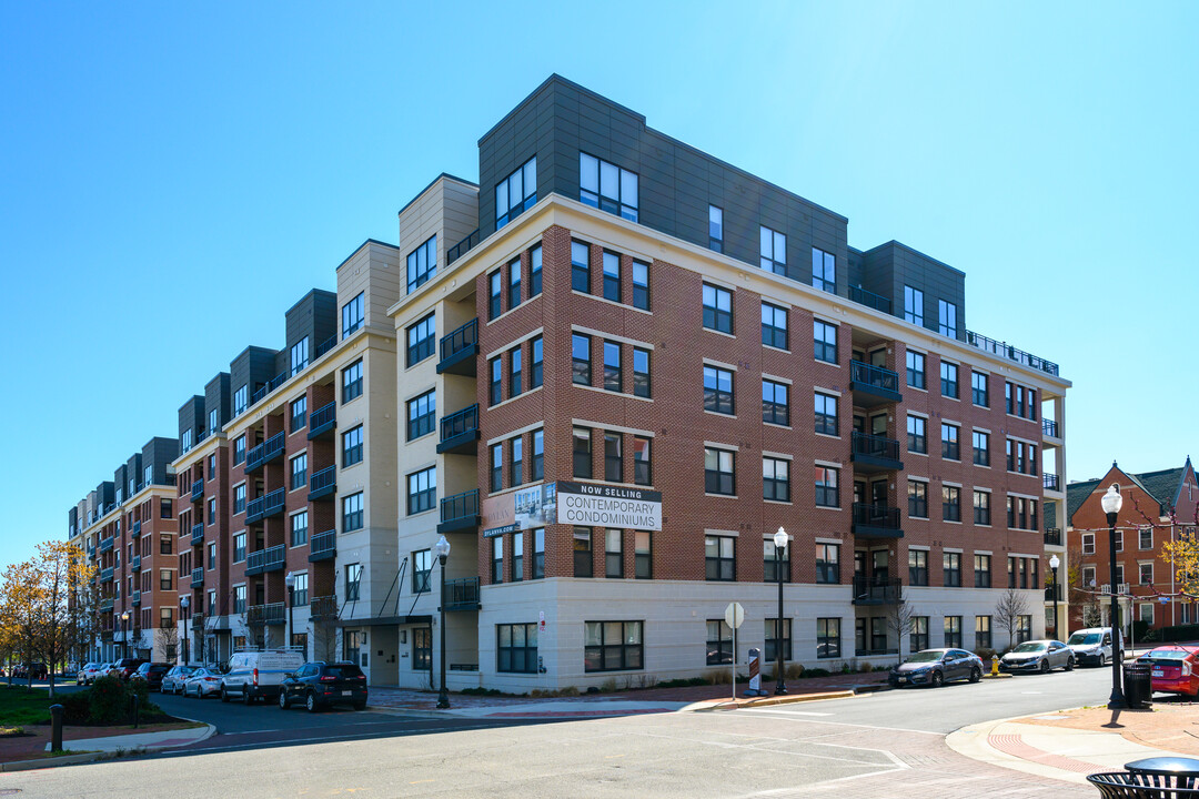 Dylan in Alexandria, VA - Building Photo