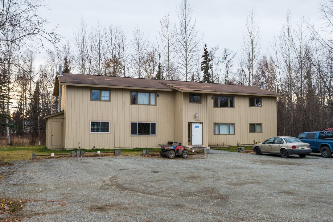 1000 N Elsinore Way in Wasilla, AK - Building Photo