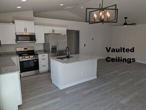 7352 Quarry St in Englewood, FL - Foto de edificio - Building Photo