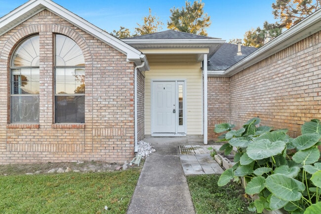 2232 Fulva Dr in Navarre, FL - Building Photo - Building Photo