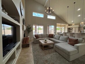 3136 E Brookwood Ct in Phoenix, AZ - Building Photo - Building Photo