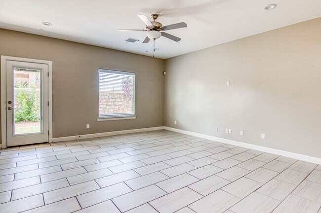 14700 Harry Flournoy in El Paso, TX - Building Photo - Building Photo