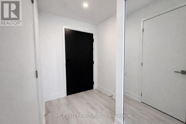 36 Olive Ave in Toronto, ON - Building Photo - Building Photo