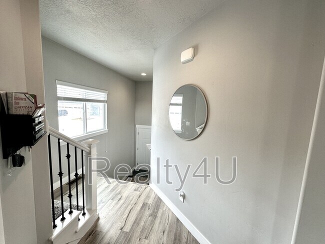 686 S 1803 W in Vineyard, UT - Foto de edificio - Building Photo