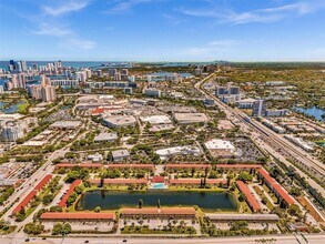 2940 NE 203rd St in Aventura, FL - Building Photo - Building Photo