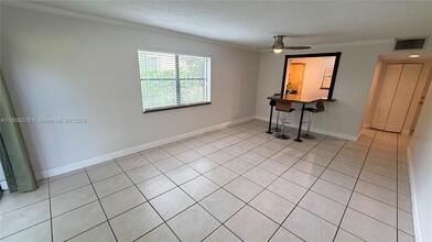 8851 N New River Canal Rd in Plantation, FL - Building Photo - Building Photo