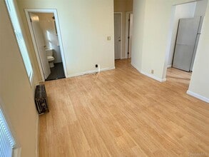 52-05 35th St in Queens, NY - Building Photo - Building Photo