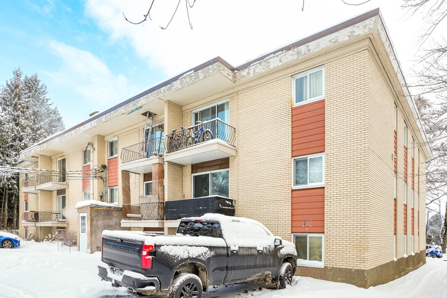 4750 D'argenteuil Pl in Québec, QC - Building Photo - Building Photo