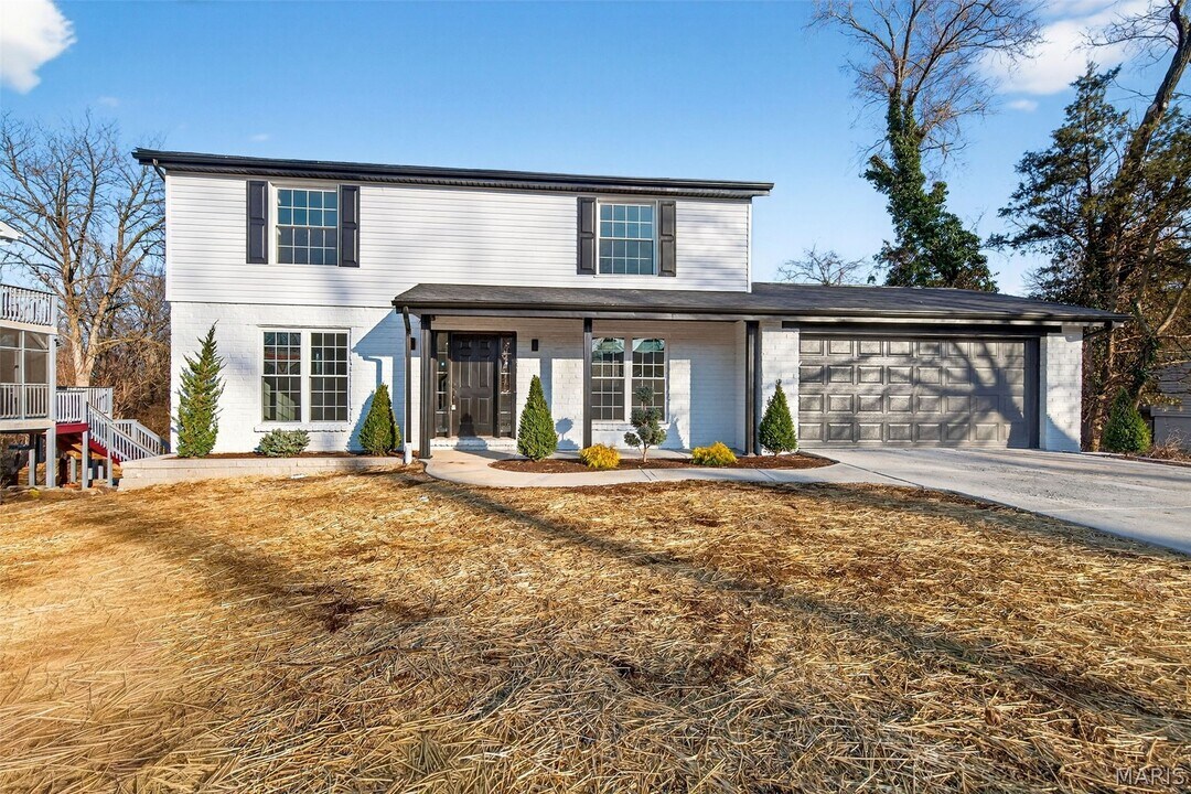 264 Braeshire Dr in Ballwin, MO - Building Photo