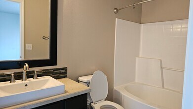 953 N Wolfsburg Ave in Meridian, ID - Building Photo - Building Photo