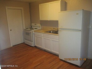 5821 Paris Ave in Jacksonville, FL - Building Photo - Building Photo