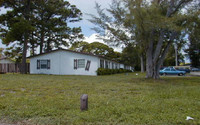 4593 Coconut Rd in Lake Worth, FL - Foto de edificio - Building Photo