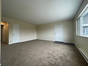 1408 NE 69th Ave in Portland, OR - Building Photo - Building Photo