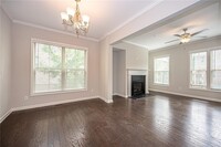 374 Provenance Dr in Sandy Springs, GA - Foto de edificio - Building Photo