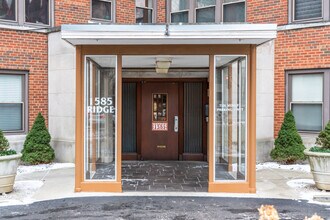 Ridge Davis Cooperative Apartments in Evanston, IL - Building Photo - Building Photo