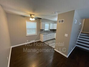 706 NE Orchard Dr in Lee's Summit, MO - Building Photo - Building Photo