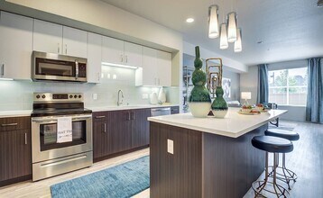 Renaissance Square in Concord, CA - Building Photo - Building Photo