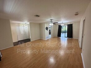 1218 Waterside Ln in Venice, FL - Building Photo - Building Photo