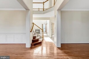 9001 Merlot Ct in Linton Hall, VA - Building Photo