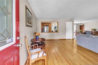 15 Albert St in Milford, CT - Building Photo - Building Photo