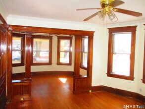 247 Flax Hill Rd in Norwalk, CT - Building Photo - Building Photo