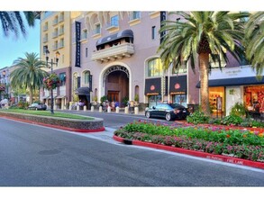 333 Santana Row in San Jose, CA - Building Photo - Building Photo