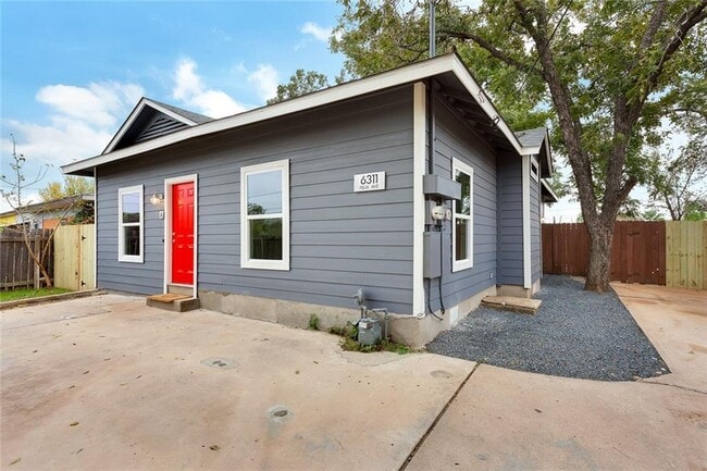 6311 Felix Ave in Austin, TX - Building Photo - Building Photo