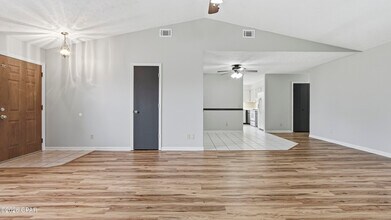 7708 Shadow Bay Dr in Panama City, FL - Building Photo - Building Photo