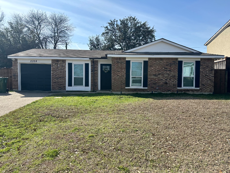 2308 Foxcroft Ln in Arlington, TX - Building Photo
