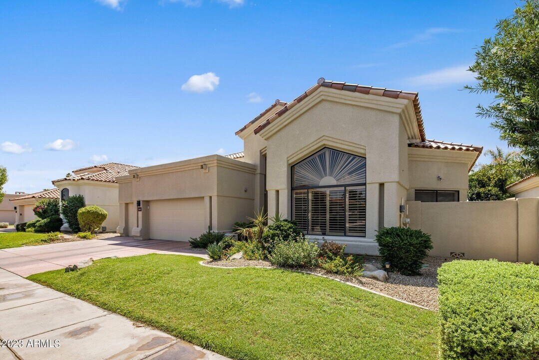 7439 E Beryl Ave in Scottsdale, AZ - Foto de edificio