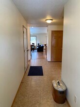 2028 Crooked Ave in Holmen, WI - Foto de edificio - Building Photo