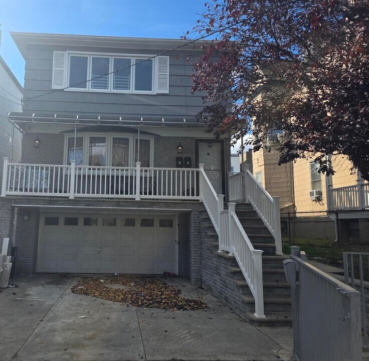 157 Neptune Ave in Jersey City, NJ - Building Photo