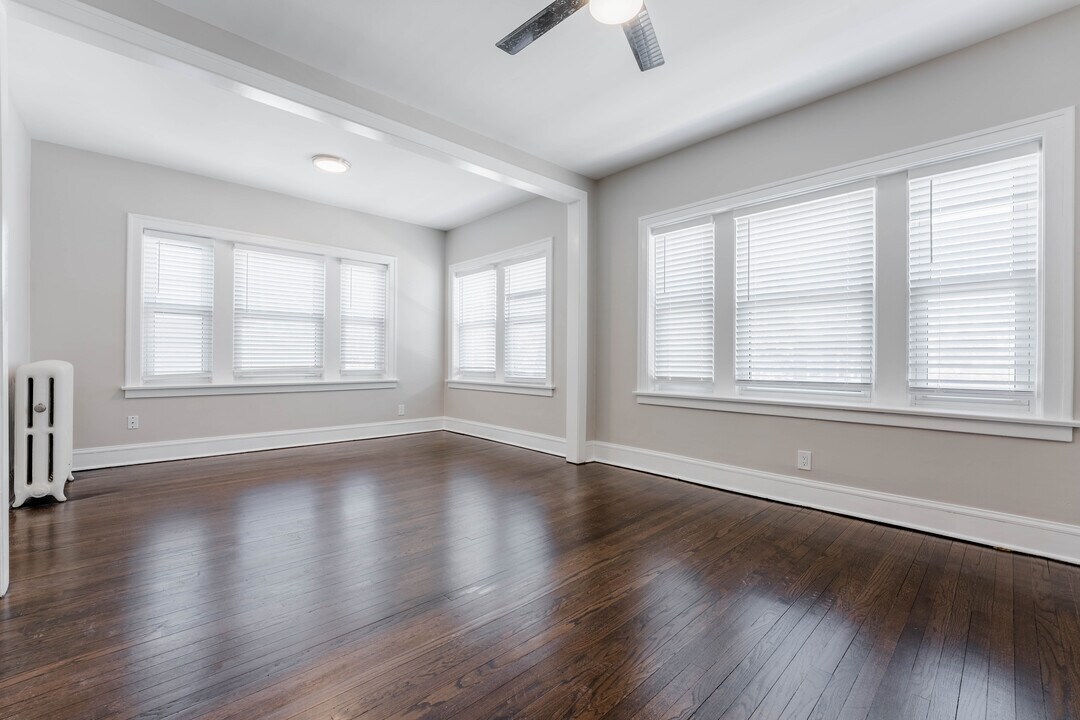 5306 N Ashland Ave, Unit 3 in Chicago, IL - Building Photo