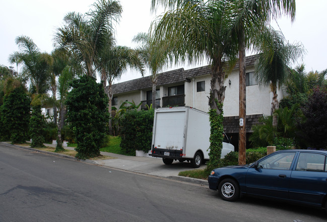 Tropicana in Imperial Beach, CA - Building Photo - Building Photo