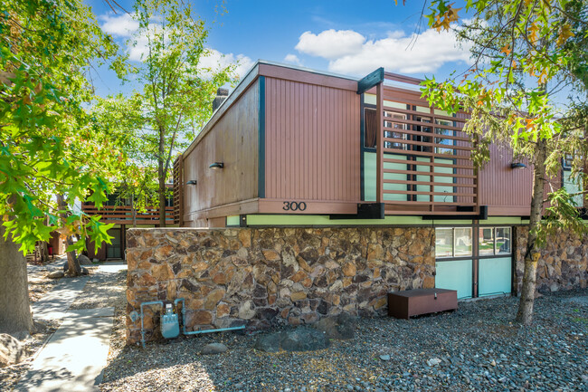 Midtown Flats in Reno, NV - Foto de edificio - Building Photo