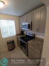 2261 NE 171 St in North Miami Beach, FL - Building Photo - Building Photo