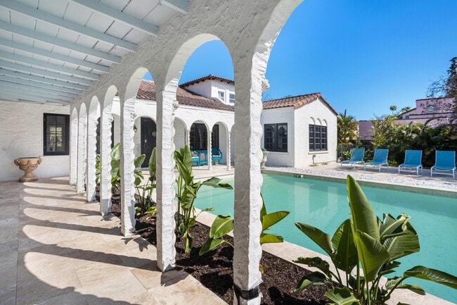 333 Murray Rd in West Palm Beach, FL - Building Photo - Building Photo