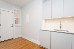 19 Forest St, Unit 23 in Cambridge, MA - Building Photo