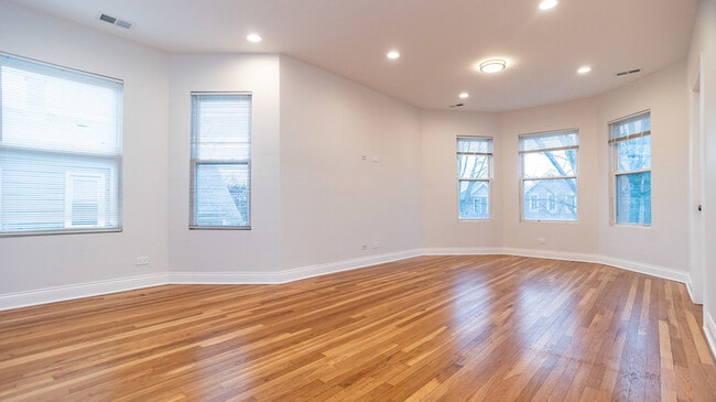 1736 W Summerdale Ave, Unit 1 in Chicago, IL - Foto de edificio - Building Photo