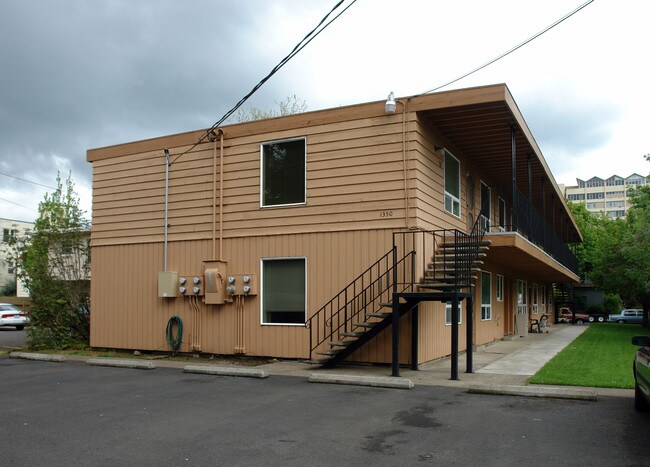 1350 Lawrence St in Eugene, OR - Foto de edificio - Building Photo