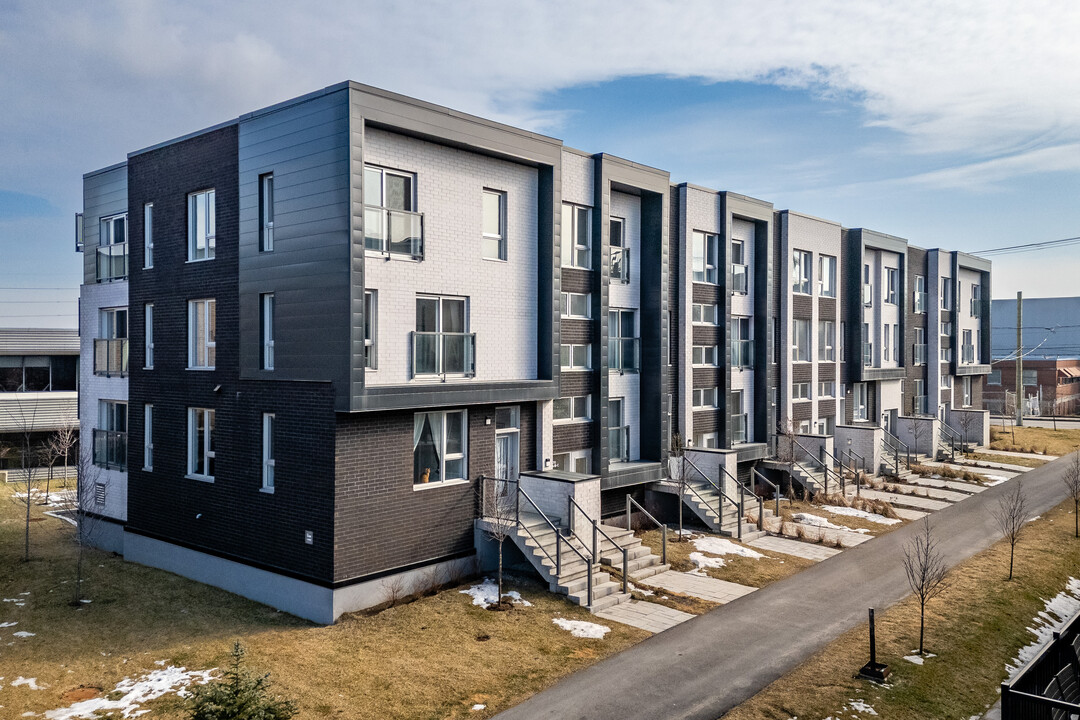 160 Saint-Joseph Boul E in Montréal, QC - Building Photo