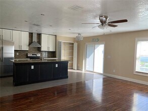 2220 Heathwood Cir in Orlando, FL - Building Photo - Building Photo