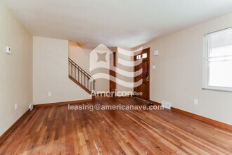 65 W Bellecrest Ave in Pittsburgh, PA - Building Photo - Building Photo