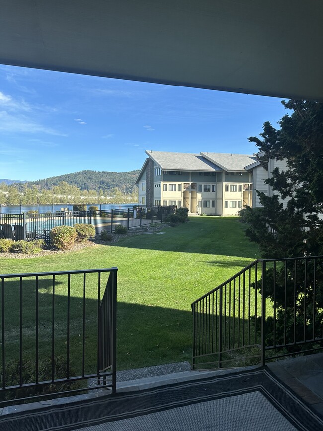 301 Iberian Way, Unit Condo in Sandpoint, ID - Building Photo - Building Photo