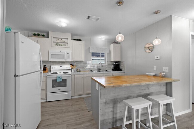 property at 1747 Beverly Dr