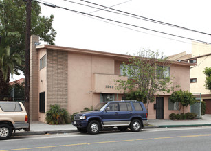 1244 E 4th St in Long Beach, CA - Foto de edificio - Building Photo