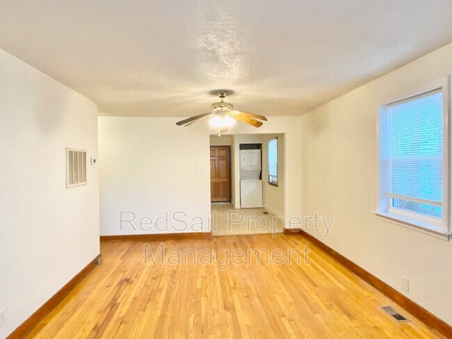 409 W 38th St in Norfolk, VA - Building Photo - Building Photo