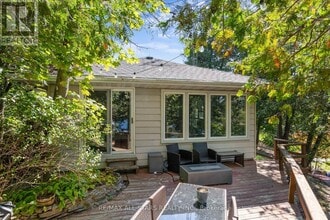 242 Francis St E in Kawartha Lakes, ON - Building Photo - Building Photo