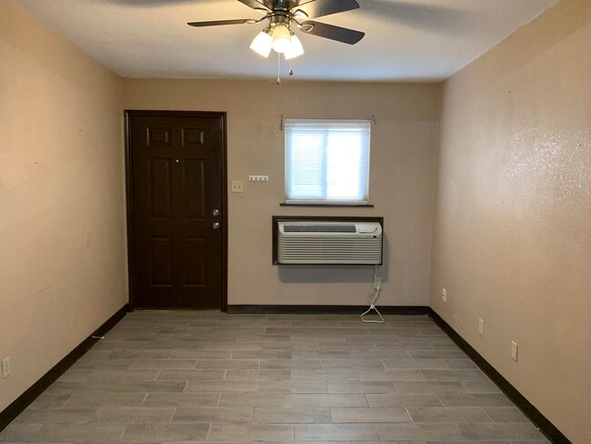 226 Cherry St in Levelland, TX - Foto de edificio - Building Photo